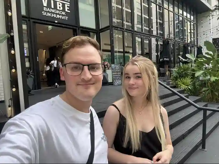 Room for 2 (couple with 2 cats)