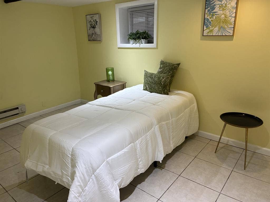 Room furnished for rent