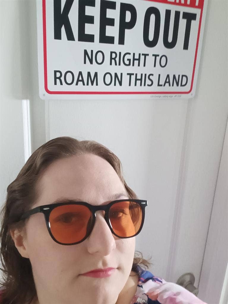 Looking for a place and roommate/s