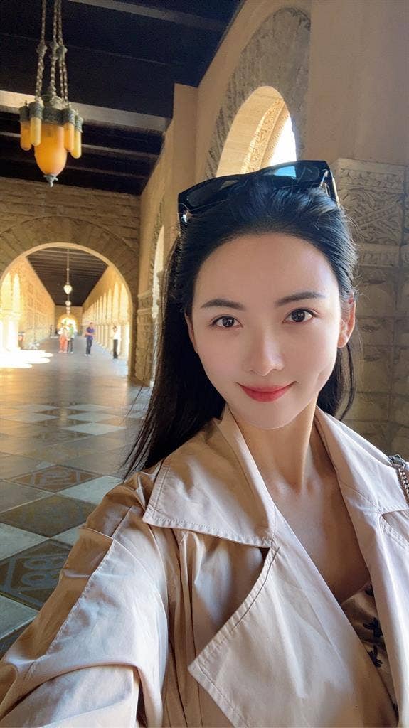 Clean female looking for room