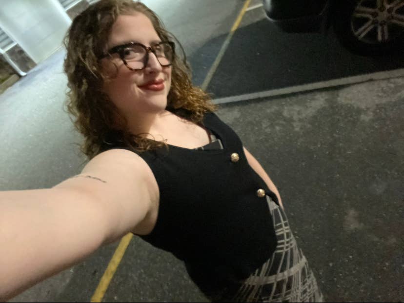 I’m friendly, tidy, and have a cat!