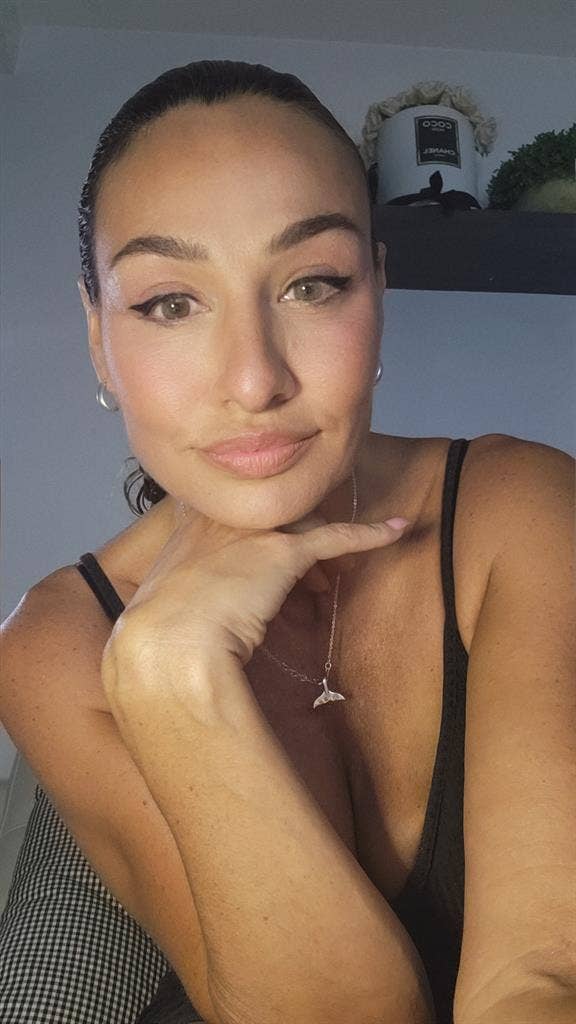 Clean tidy fully furnished room