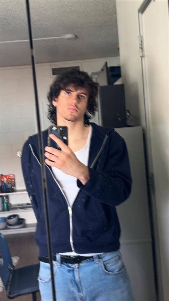 LOOKING FOR 1-3 ROOMATES