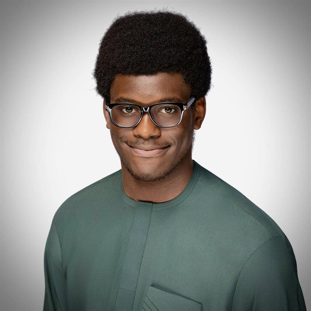 Intern looking for a housemate