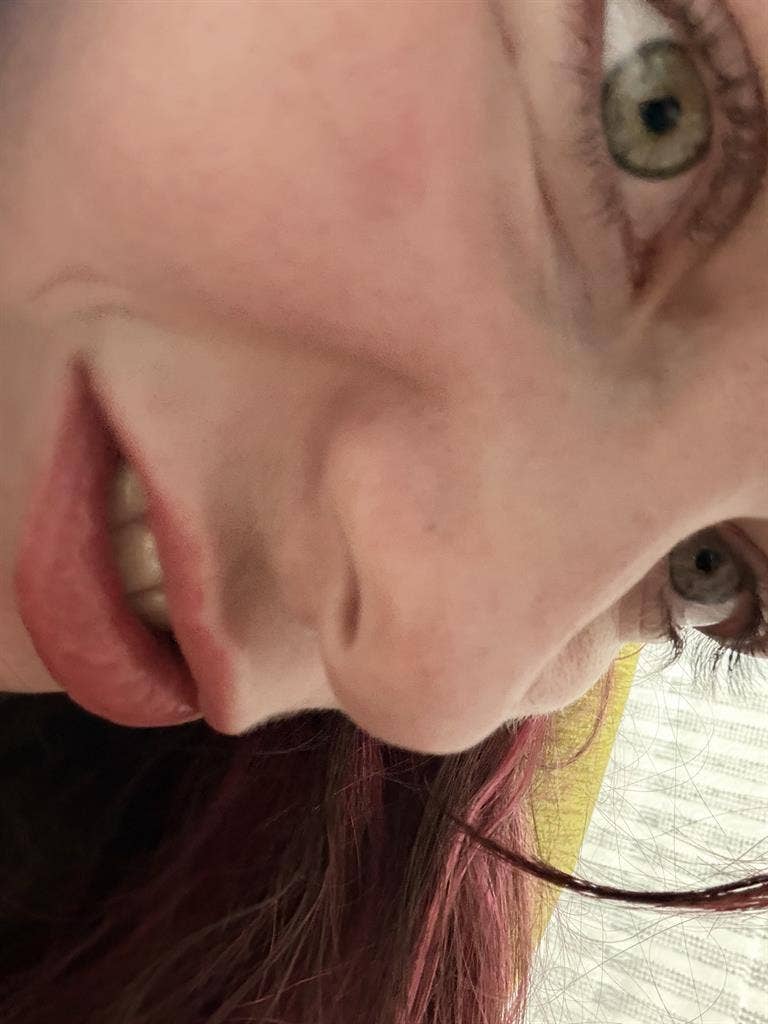 hi! ellie, 27 years old.
