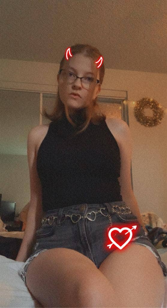 Looking for a roommate/roomm