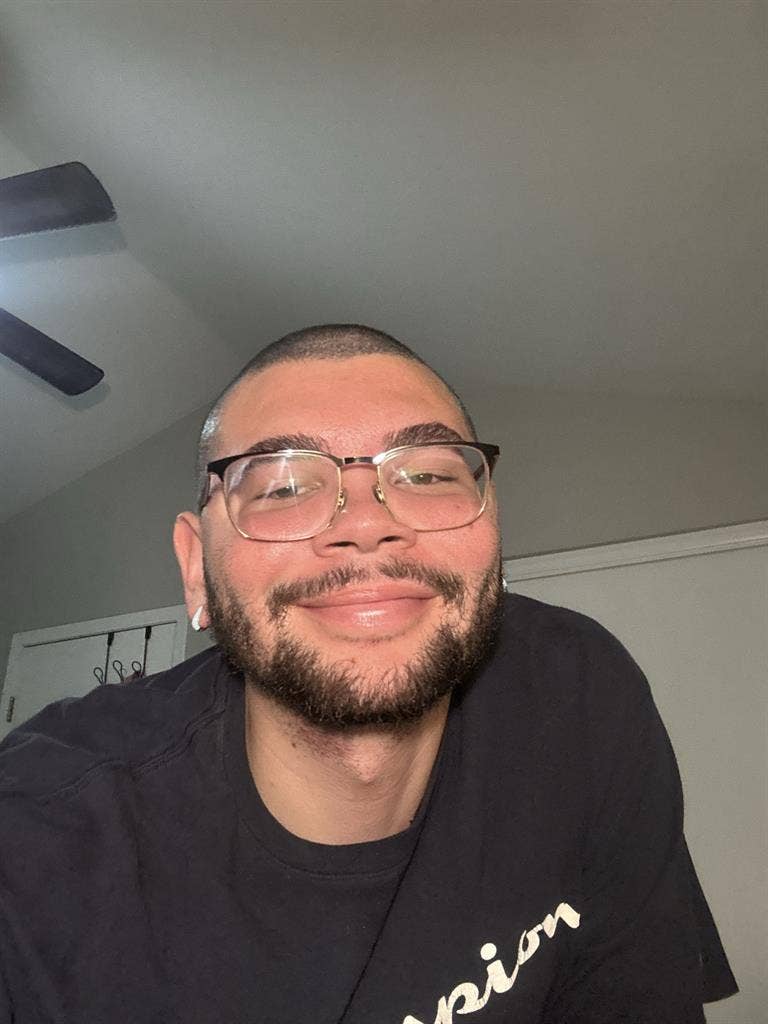 Looking to rent room in Auroraa