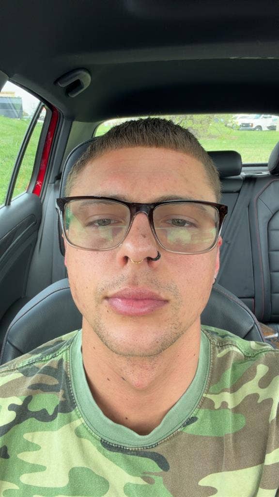 Single 26 y/o m, room or roommate
