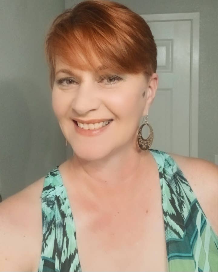 Profesional woman seeking room.