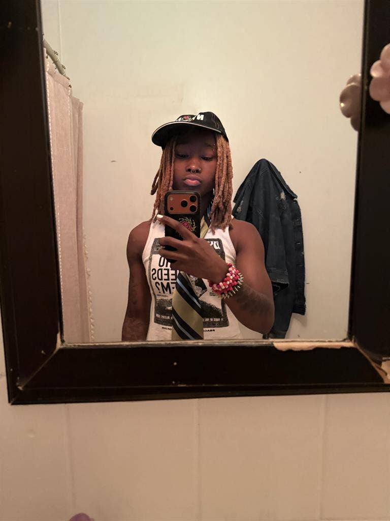 Looking for a roommate or roommmate