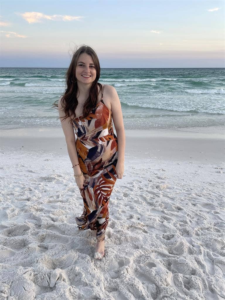 Looking for a female roommate