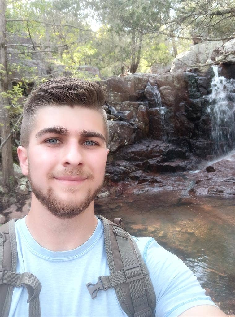 Looking for roommate/room