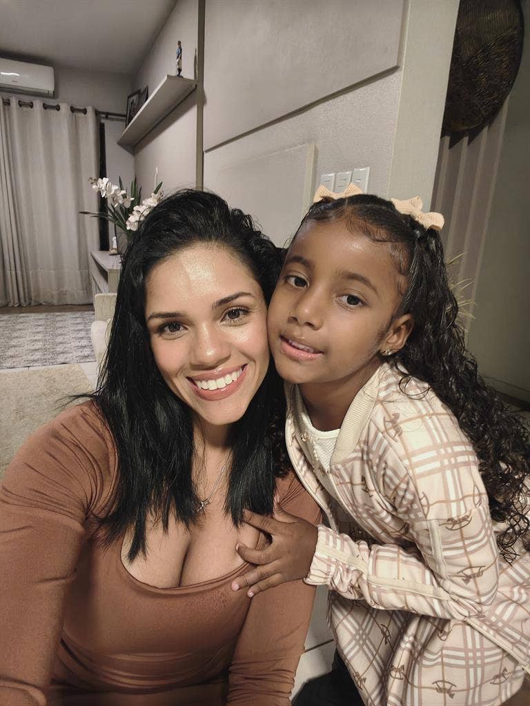 Mom & Daughter Looking for a Room