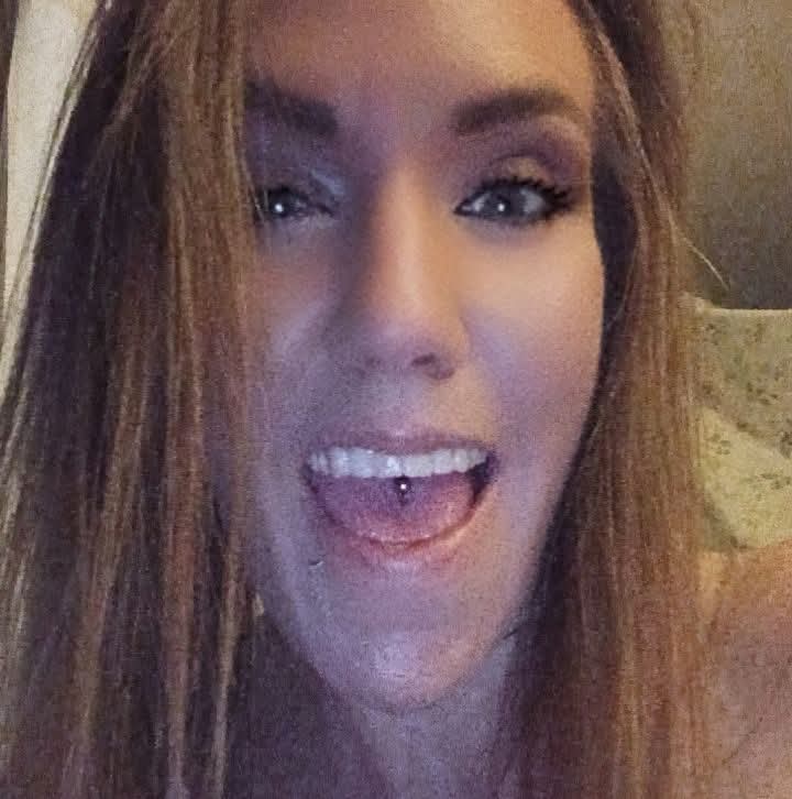 35 yr old female looking for room