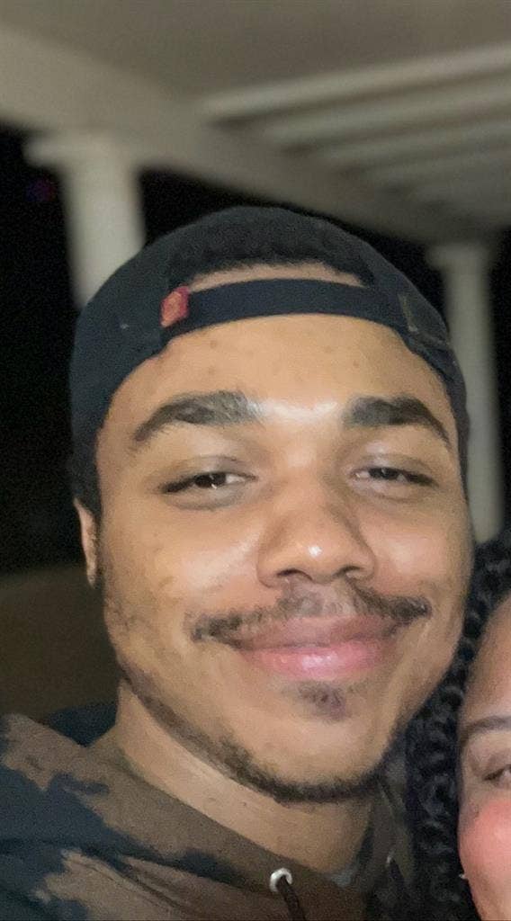 Looking for a roommate/place to sta