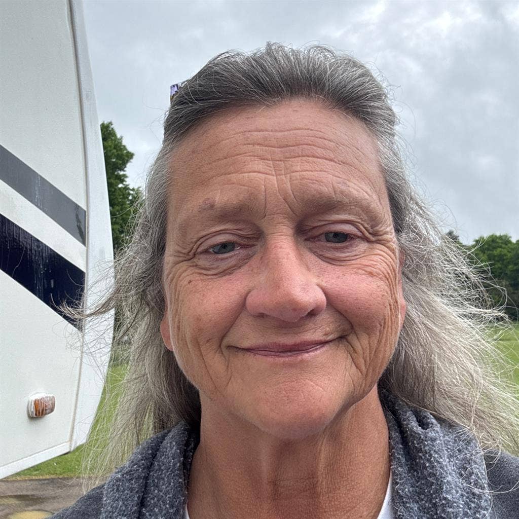 Newly divorced 60 yo iso housemate