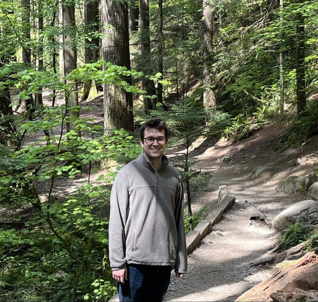 Looking for 2 bedroom to split