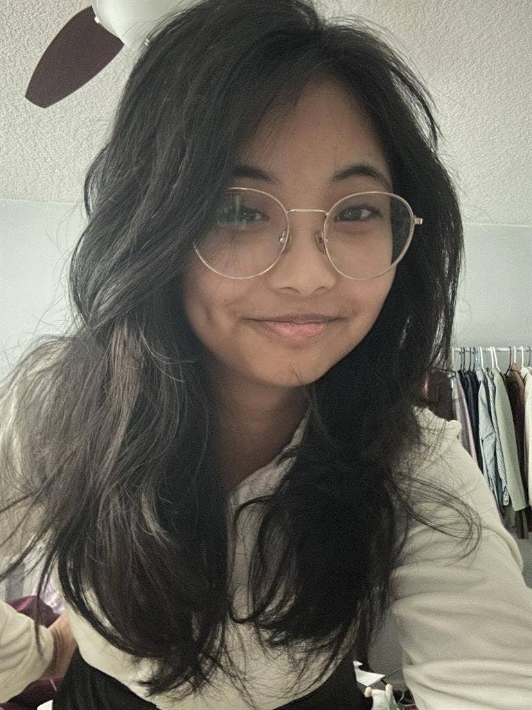 One or two girl roommates needed