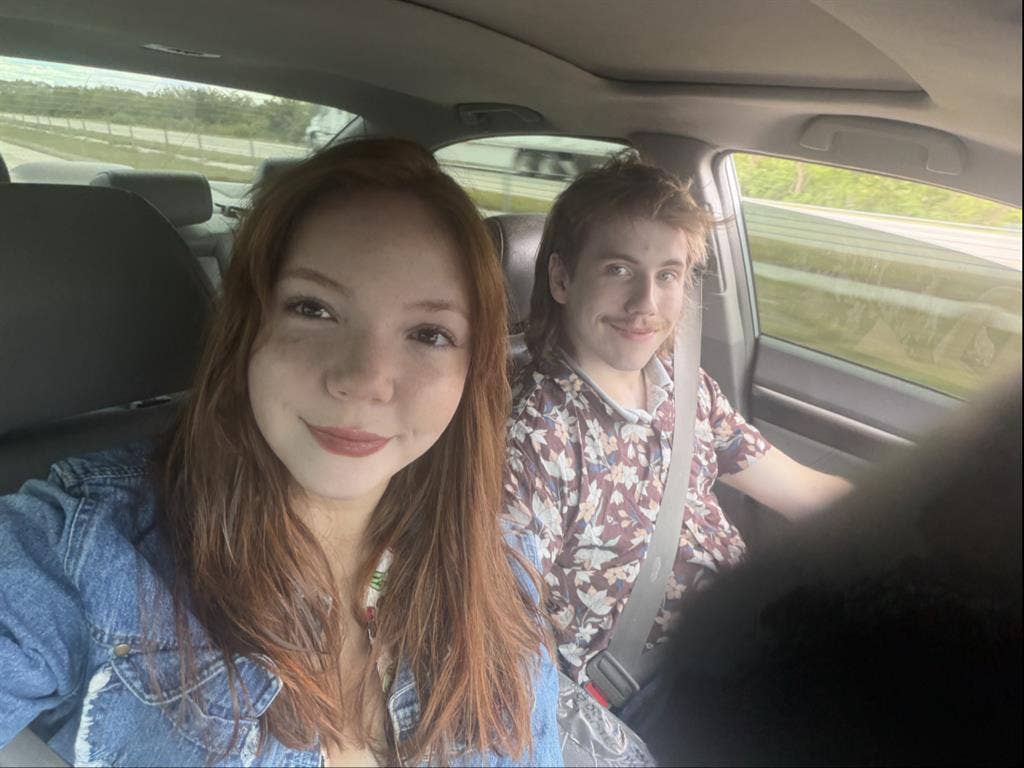 19 y/o female looking for female rm