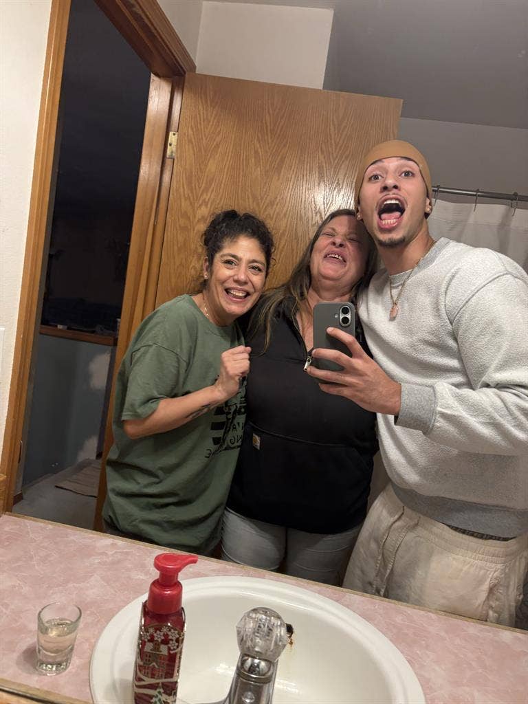Short Stay, Easygoing Roommate