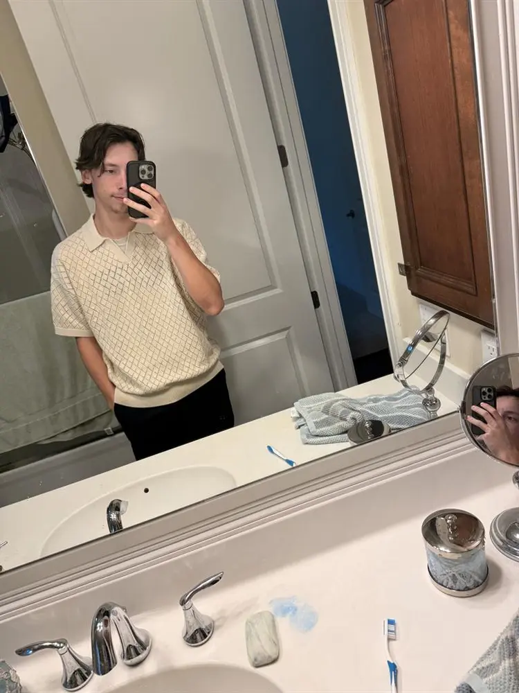 Looking for a room/roommatee