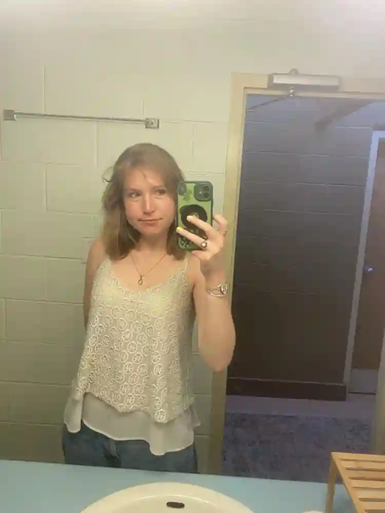 Hello! Need roommates/apartment!