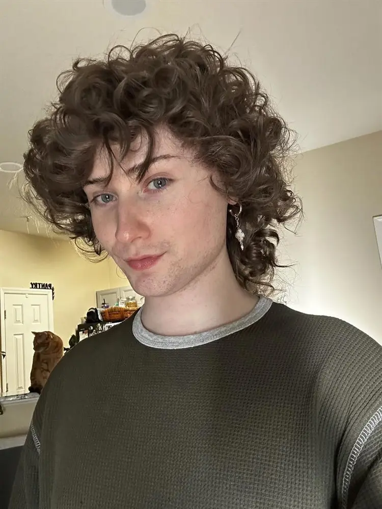Queer looking to join lease