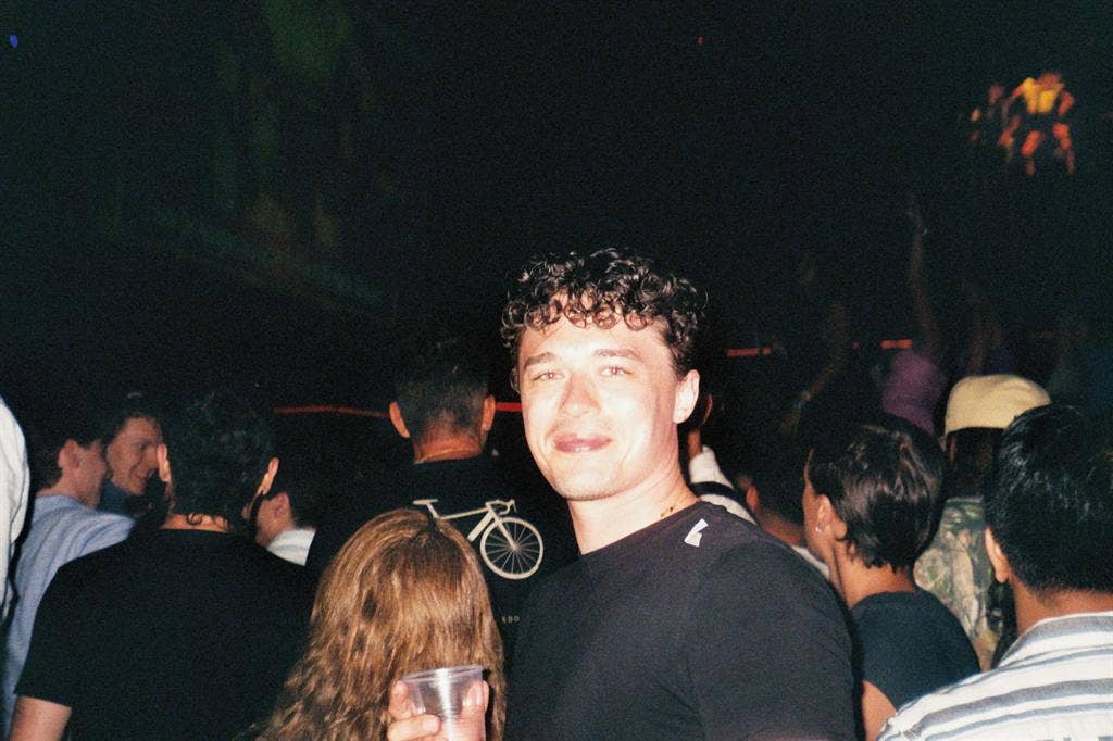 Looking for room and roommates