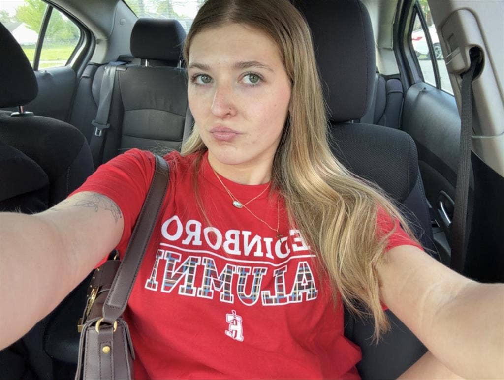 Hello! I am looking for a roomate