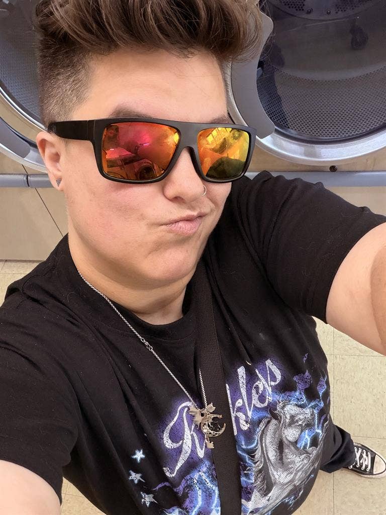 Looking for a roommate or roommmate