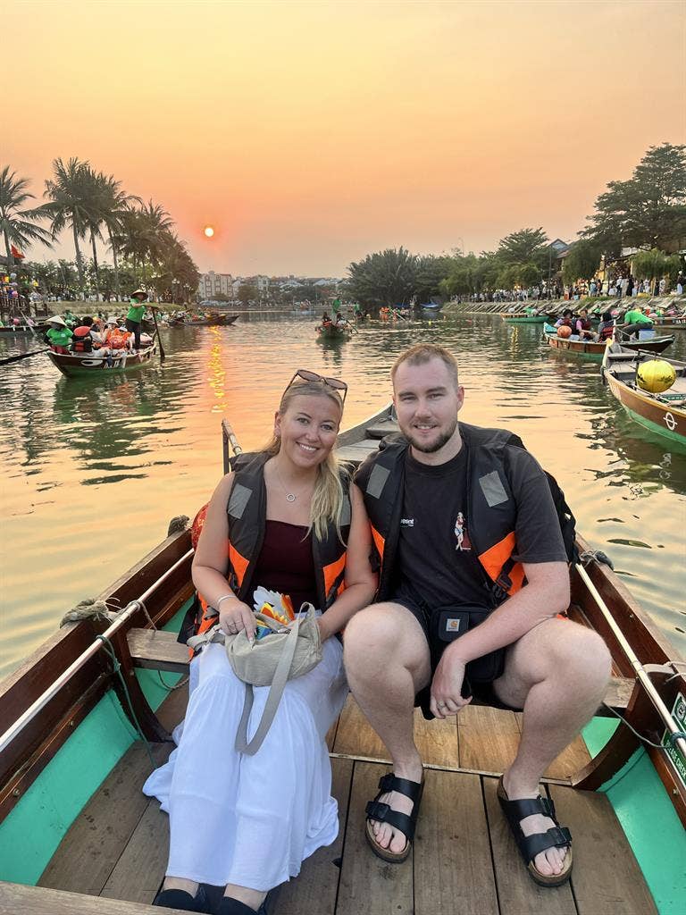 Couple looking for room in St Kilda