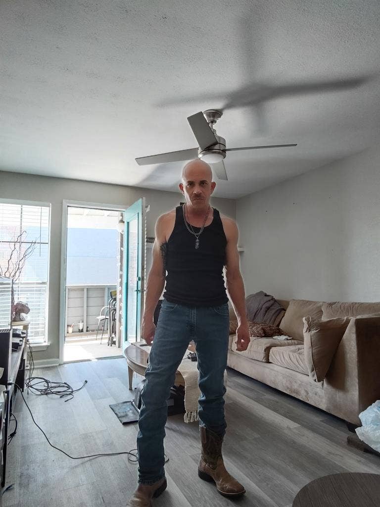 Seeking room & Prfsnal work relatio