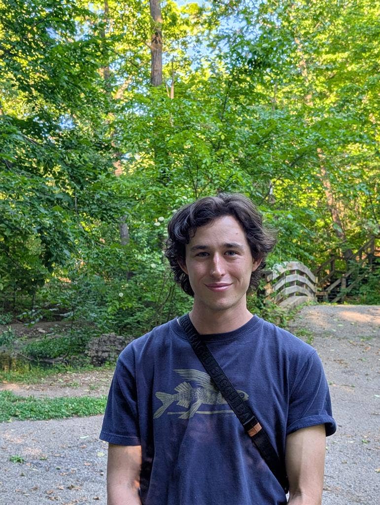 Looking for roommate in Seattle