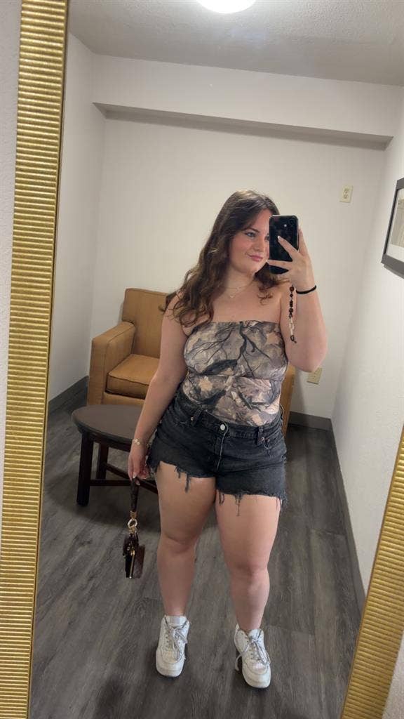 Looking for roommates!!