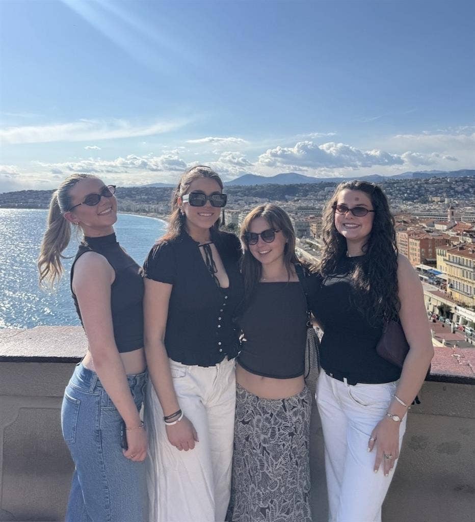 Housing/roommates near beach in SD