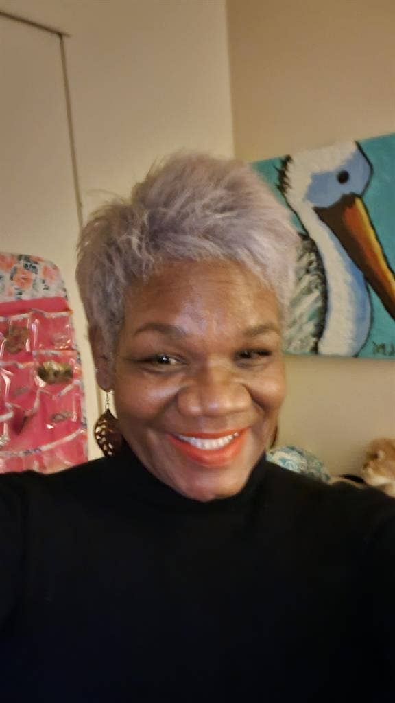 Mature woman seeking apartment