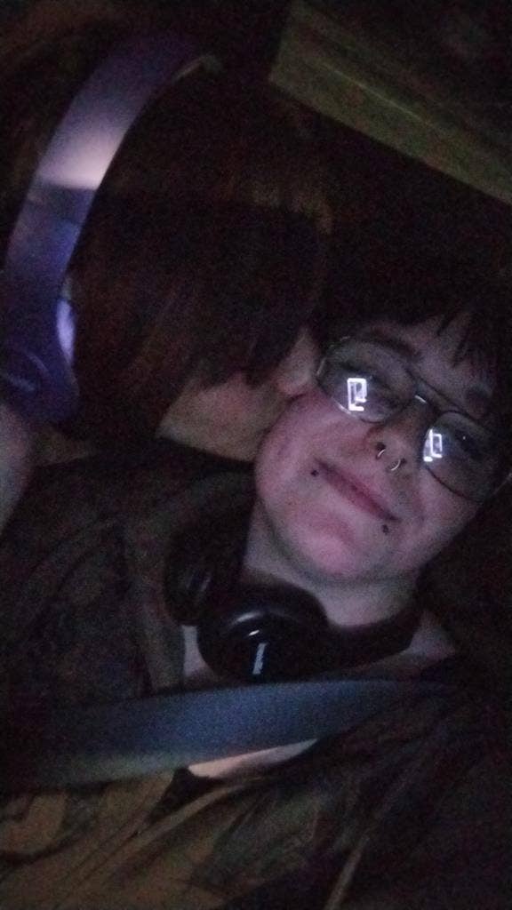 Female 18 looking for a place