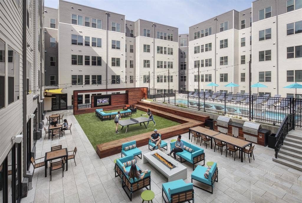 Room in XL Apartment 4b/4b, Towson