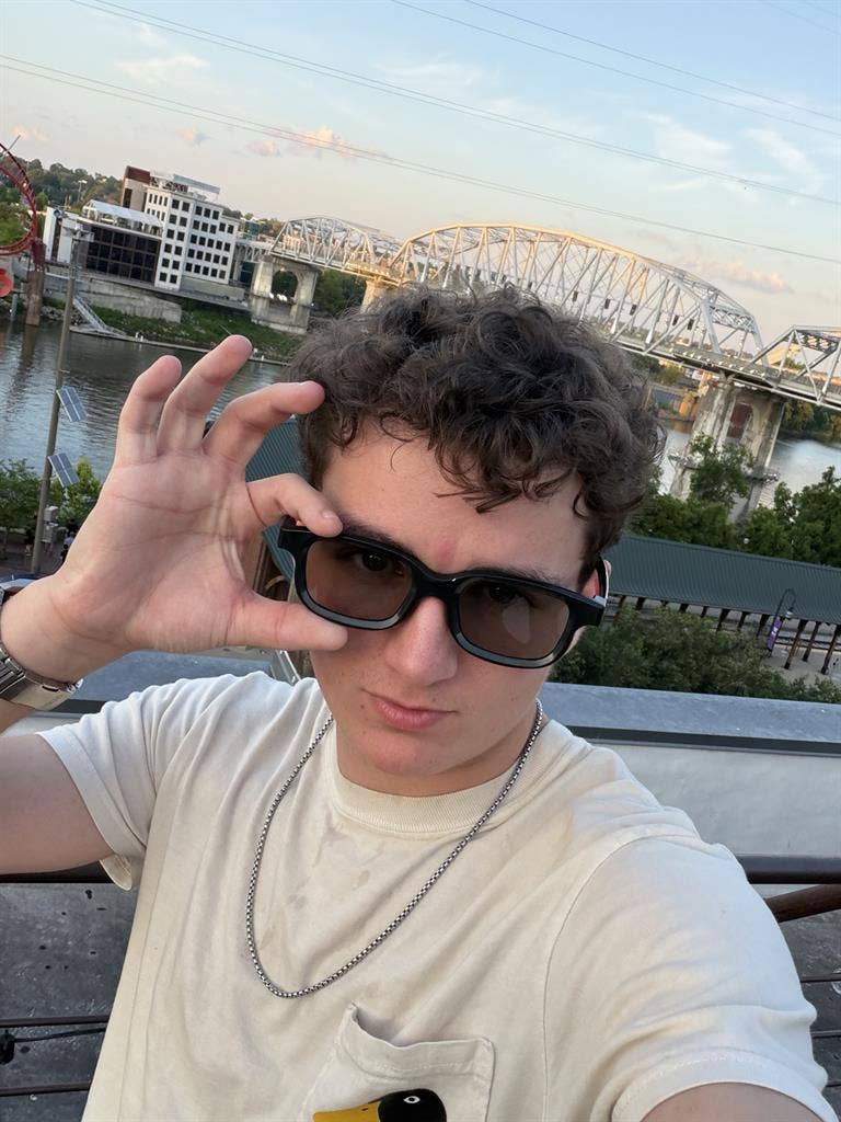 Looking for roomates