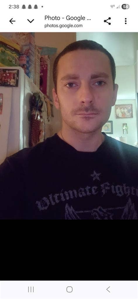 I'm 34 single need place with women