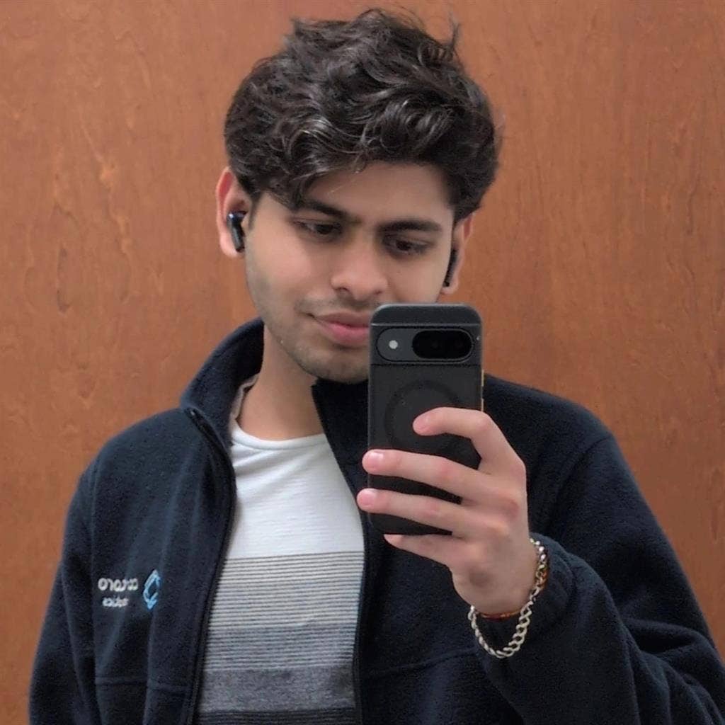 Looking for Room + Roommate