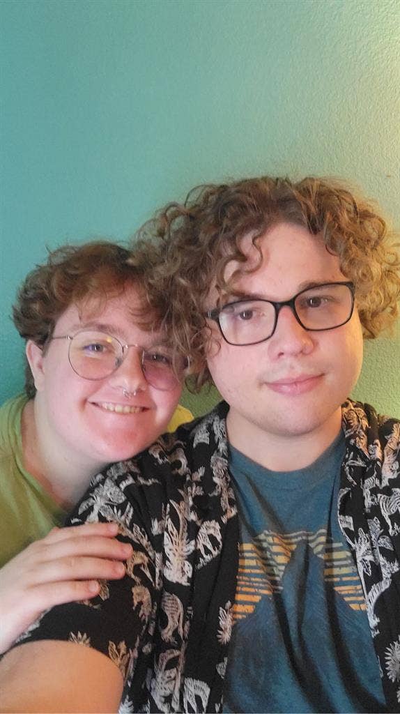 Clean and quiet couple looking