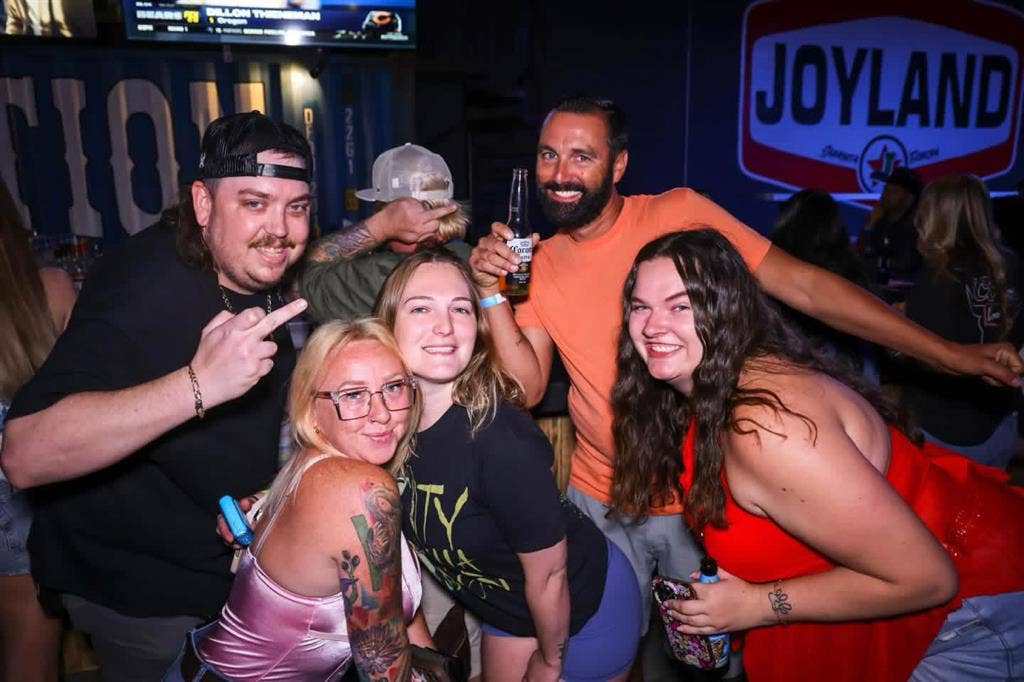 LOOKING FOR A ROOMMATE IN TAMPA
