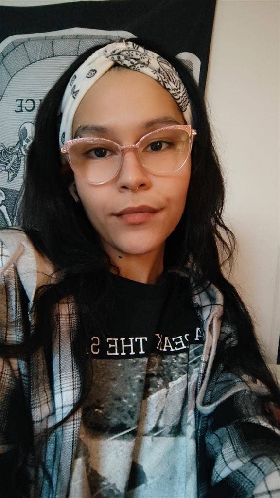 28 female looking to rent a room.