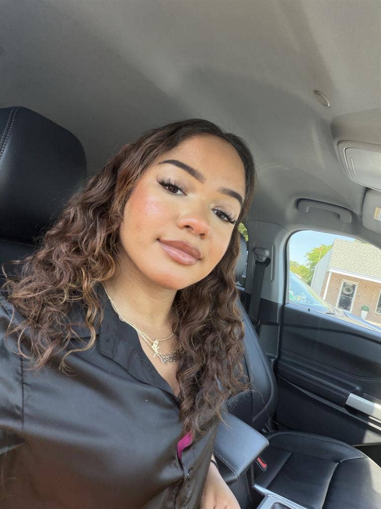 Single Female (23y)