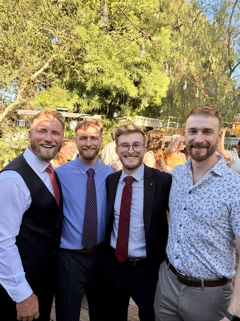 Looking for a Roommate/Room