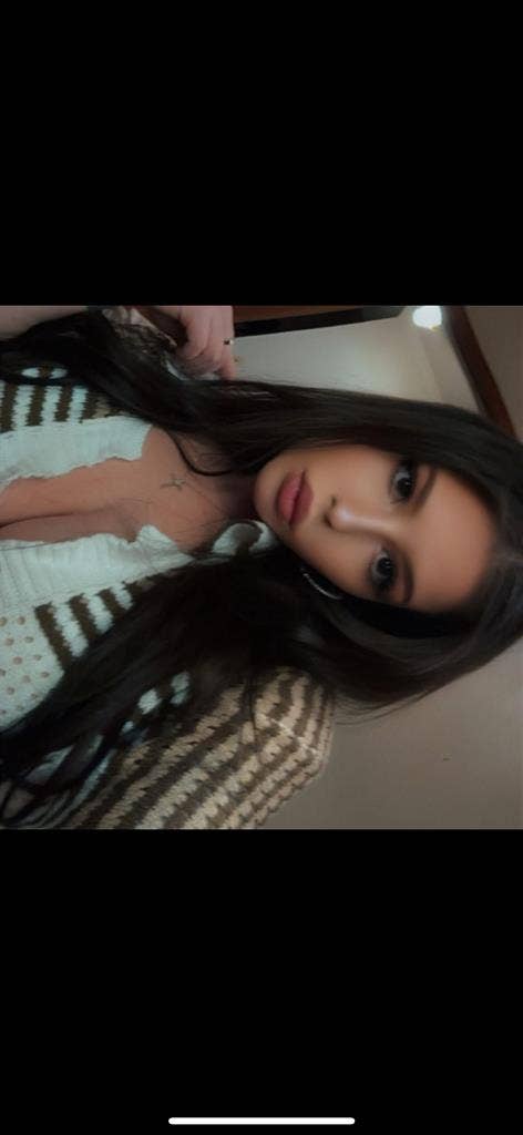 Female student looking for a studio
