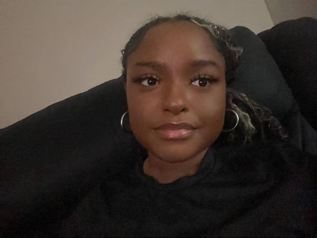 LOOKING FOR ROOM/ROOMMATES ASAP