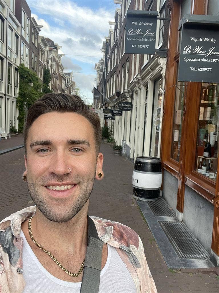 Looking for October 1st move in