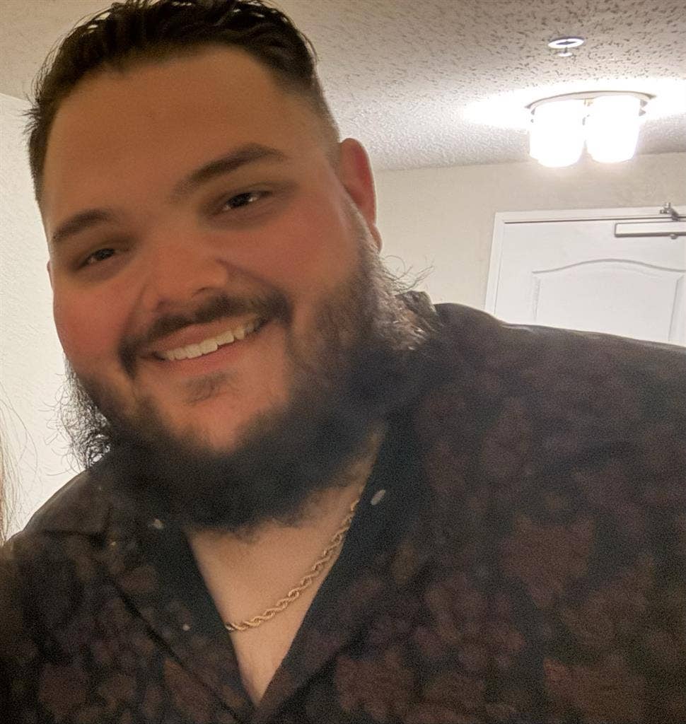 Seeking roommates APT/House